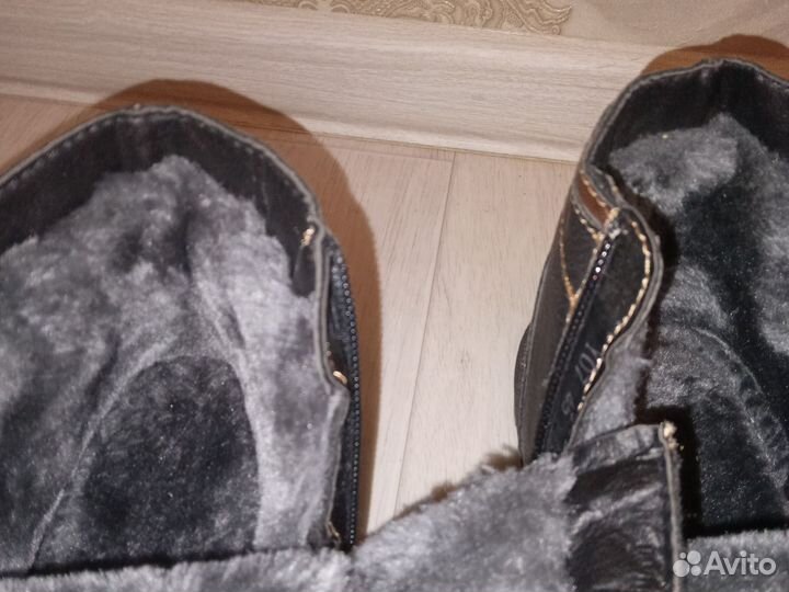 Ботинки зимние новые 43р