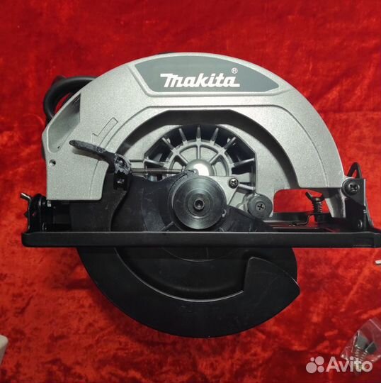 Циркулярная пила Makita