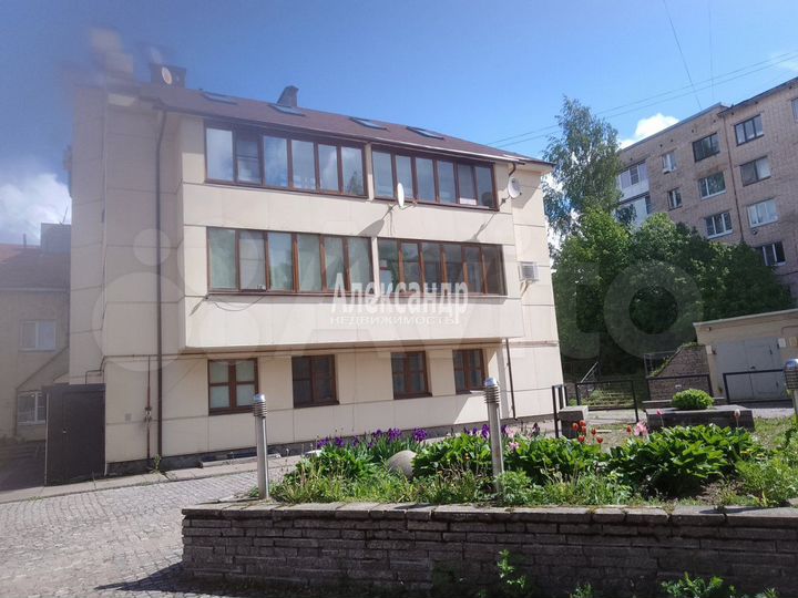 2-к. квартира, 88 м², 3/3 эт.