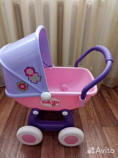 Коляска, стульчик и кроватка