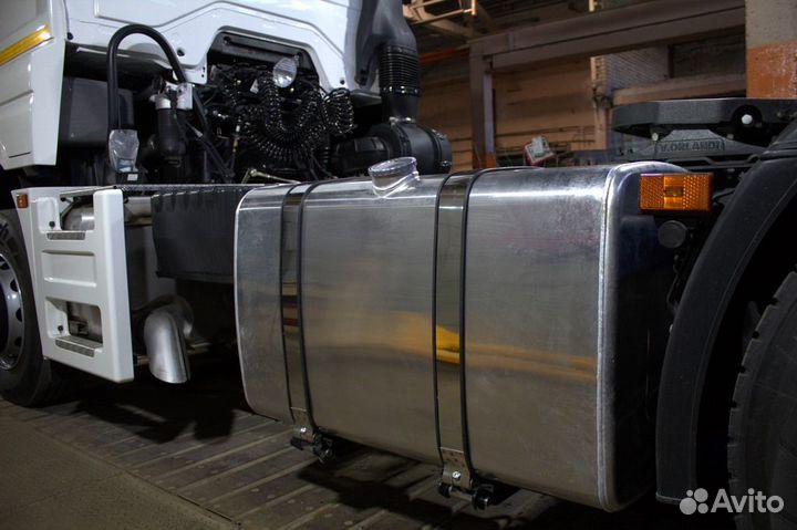 Алюминиевый топливный бак на 500л (700x700х1130)