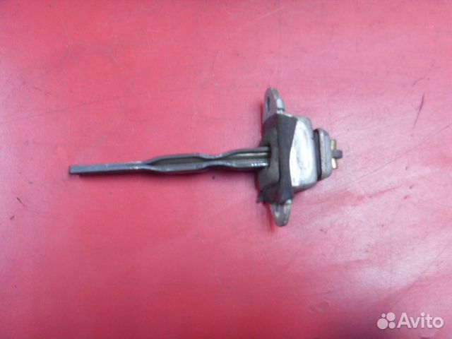 Ограничитель двери 824300M000 Nissan Pulsar (N15)