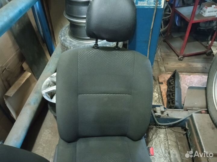Седло пассажирское от nissan almera g15 с подогрев