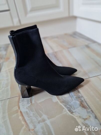 Ботильоны чулки zara