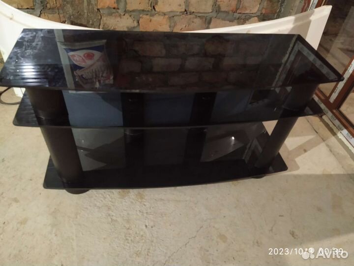 Стеклянная тумба для тв. Для связи писать смс