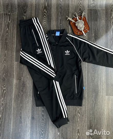 Спортивный костюм Adidas