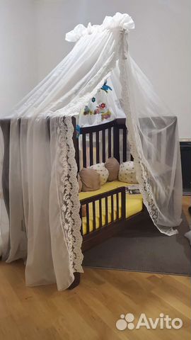 Балдахинбалдахин с широким кружевом и бантом