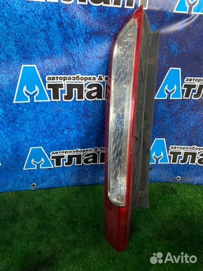 Фонарь задний правый Ford Focus CB4 sida 2010