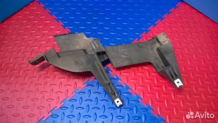 Кронштейн фары правый нижний BMW X3 E83