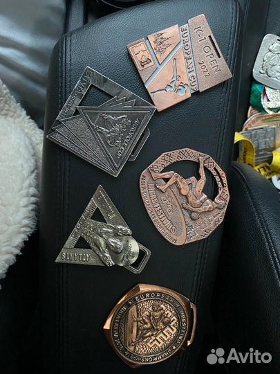 Изготовление медалей, кубков, значков