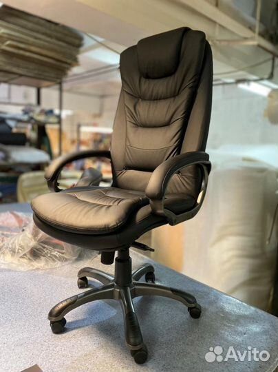 Офисное кресло
