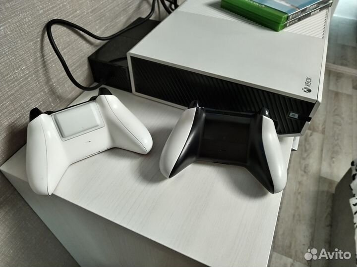 Xbox One 2 геймпада