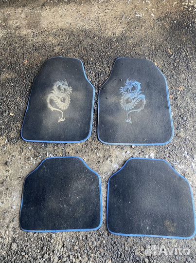 Автомобильные коврики универсальные
