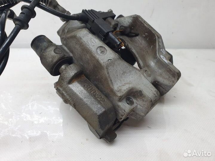 Суппорт задний правый Mercedes-Benz E C207 3.0