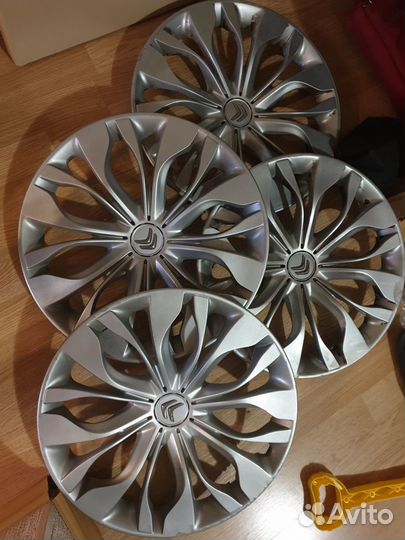 Продам колпаки,оригинал, комплект 4 шт