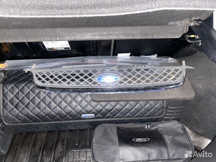 Решетка радиатора Ford Fiesta mk5
