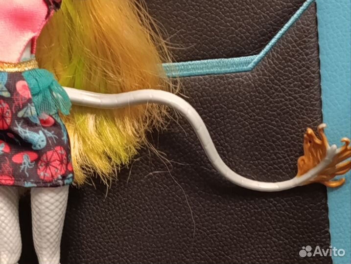 Кукла монстер хай лагуна блю Дженифер