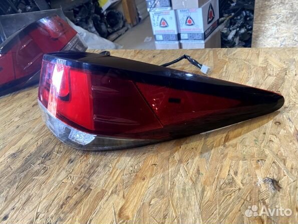 Фонарь задний Лексус рх 4 200