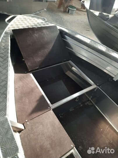 Алюминиевая лодка тактика 390р с мотором не реги-т