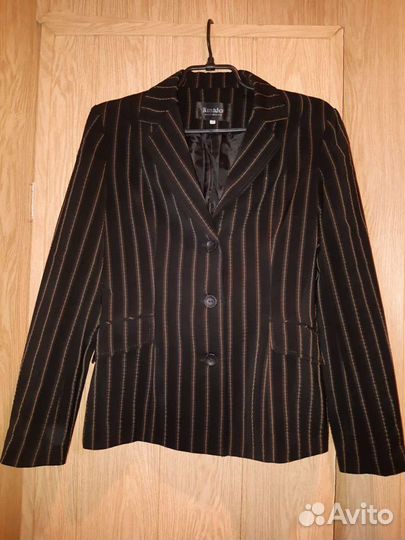 Костюм женский