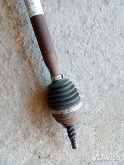 Полуось передняя левая Nissan Almera G15 1.6 MT