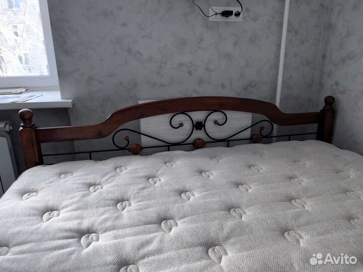 Кровать двухспальная 180 200