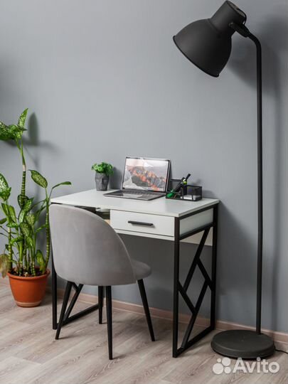 Стол письменный,Letta