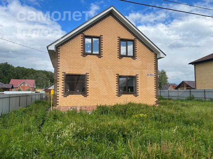 Коттедж 151,8 м² на участке 10 сот.