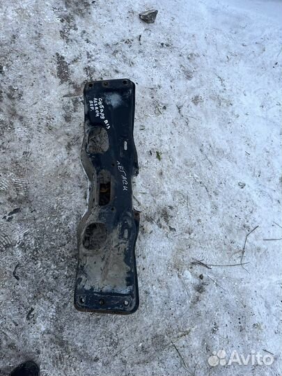 Передний подрамник Subaru Legacy B13