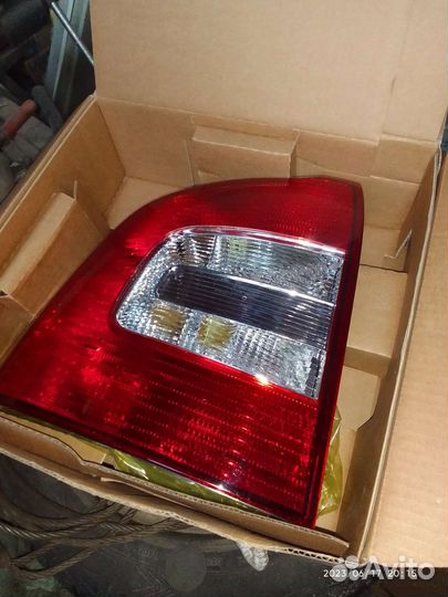 Задние фары на skoda rapid