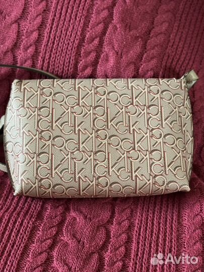 Сумка кросс-боди Calvin Klein