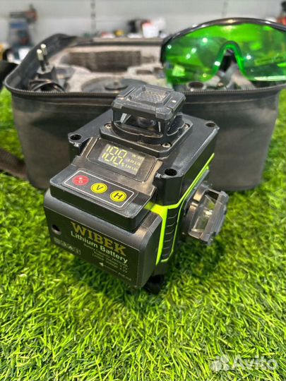 Лазерный уровень 4D с вращающимися башнями