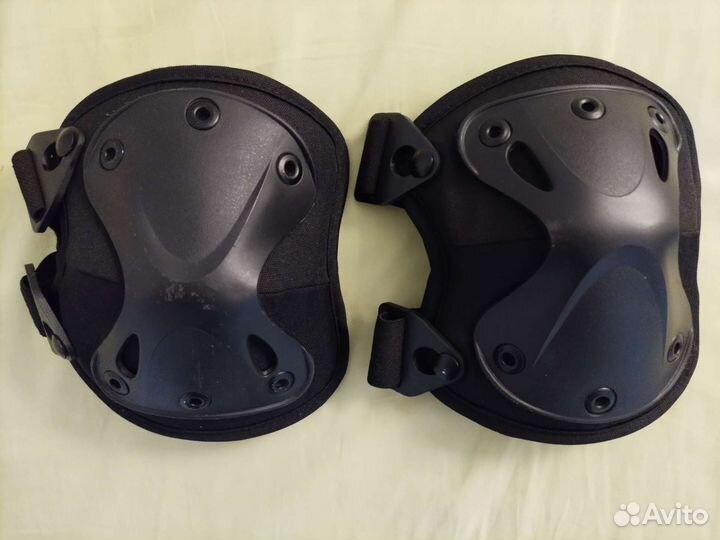 Забронировано Наколенники + колесо для пресса