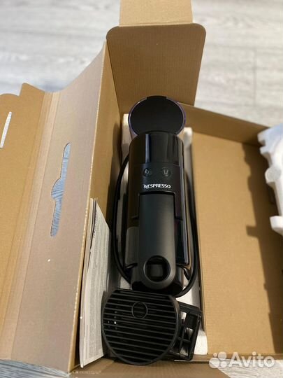 Капсульная кофемашина Nespresso Essenza Mini D30