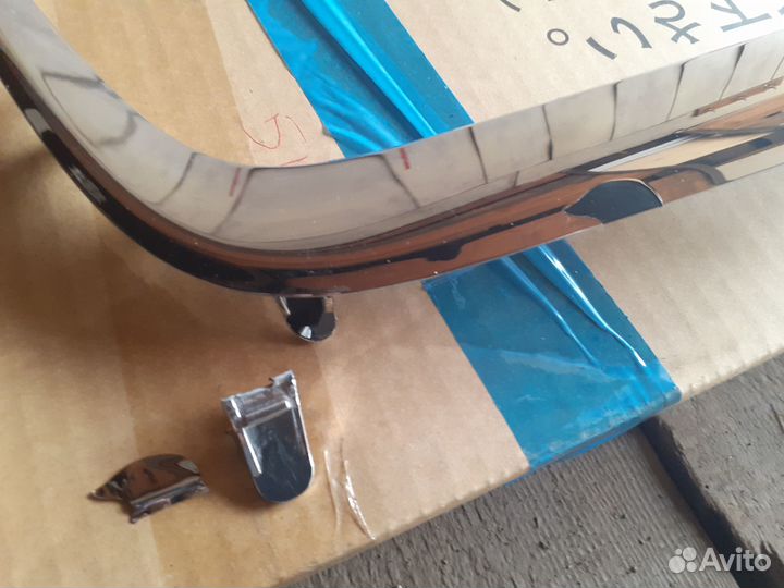 Молдинг решетки радиатора Suzuki Grand Vitara