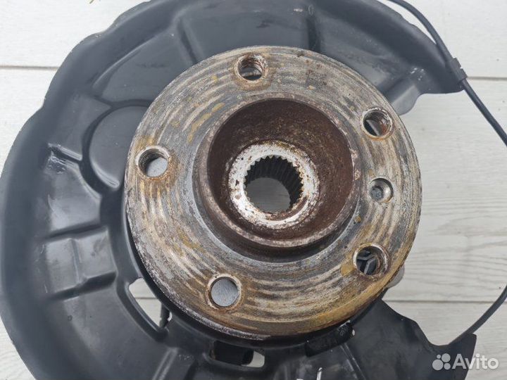 Кулак задний правый Bmw 1 F20 LCI B37D15A 2017