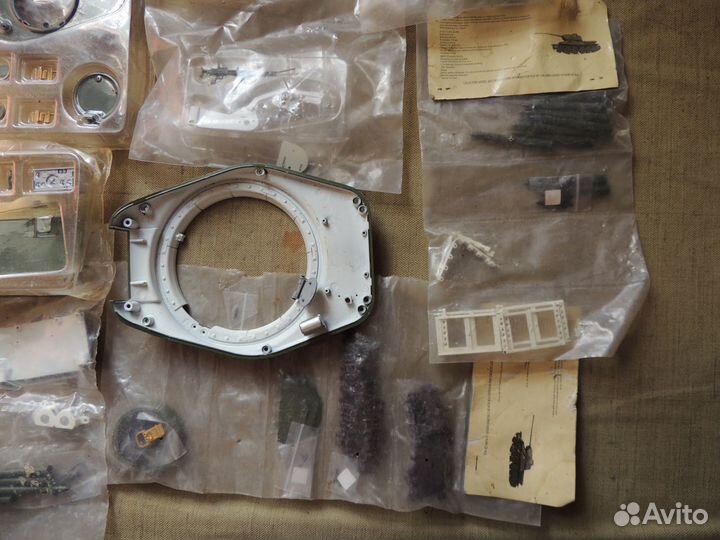 Детали Танк Т-34-85 металл. Eaglemoss