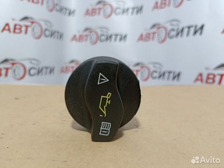 Крышка маслозаливной горловины Mercedes-Benz