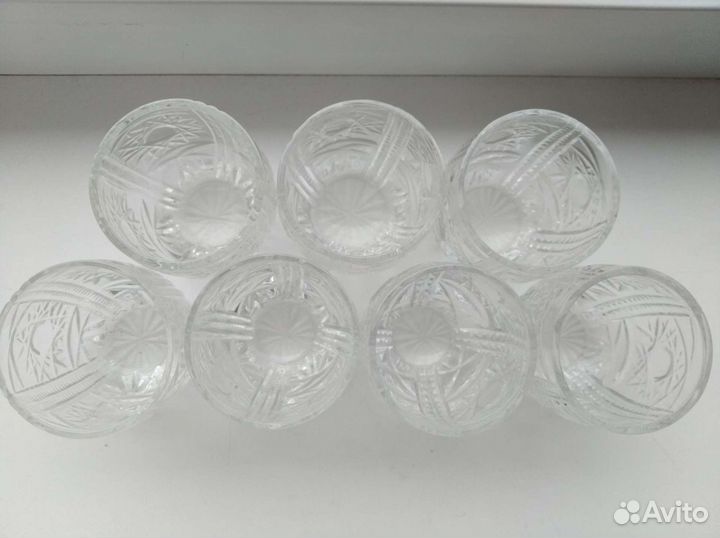 Хрустальные стопки и бокалы