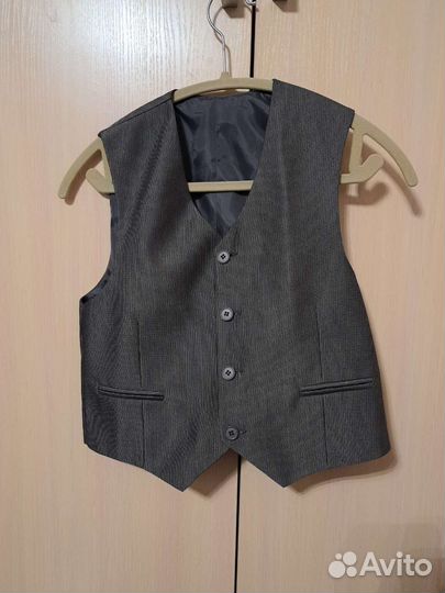 Костюм тройка для мальчика 128 р-р