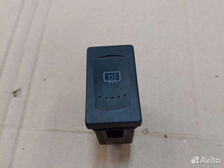Кнопка обогрева заднего стекла Volkswagen Passat B