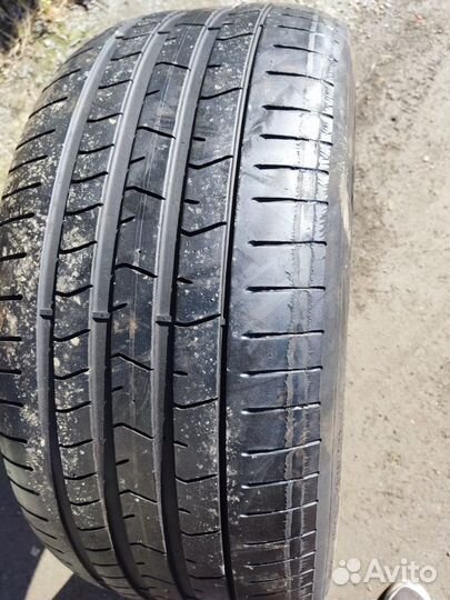 Pirelli P Zero PZ4 275/40 R20 и 315/35 R20