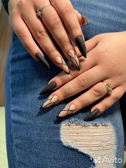 Маникюр в студии