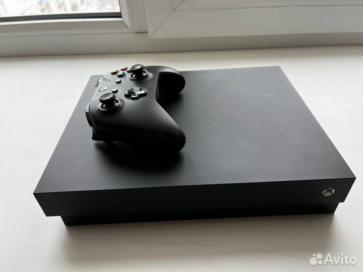 Xbox One x 1tb с играми