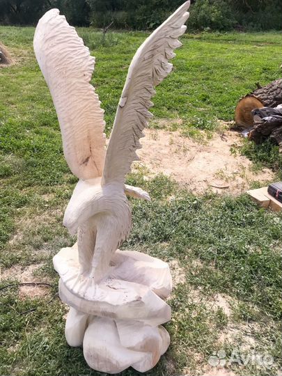 Орёл из дерева