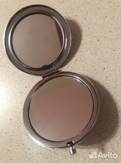 Зеркало карманное