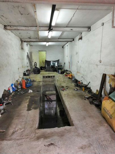 Гараж, > 30 м²