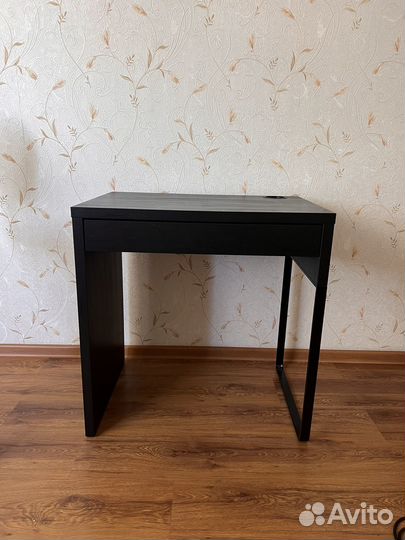 Стол письменный