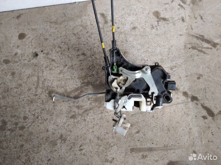 Замок двери передний левый Mitsubishi Lancer 10