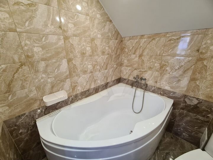 Коттедж 180 м² на участке 5,2 сот.